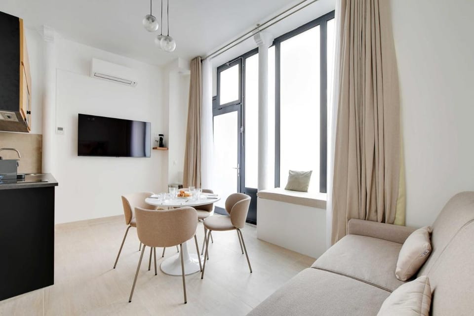Studio Moderne - AC- 4P- Champ-de-Mars Vacation rental in Paris
