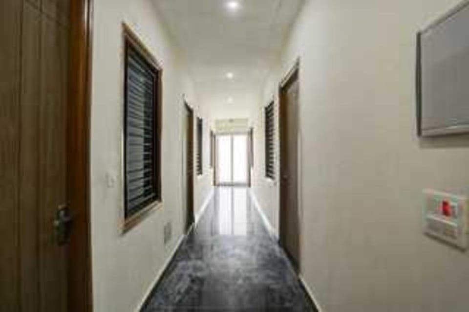 Hotel O Shaheed Bhagat Singh Inter College Formerly Wave Inn Hotel in Noida