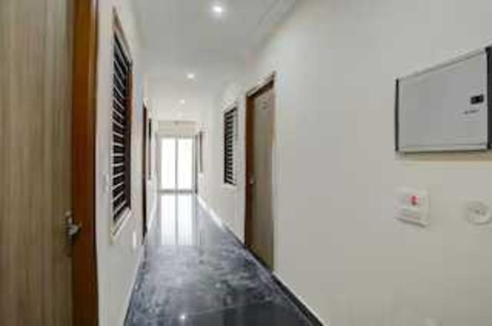Hotel O Shaheed Bhagat Singh Inter College Formerly Wave Inn Hotel in Noida