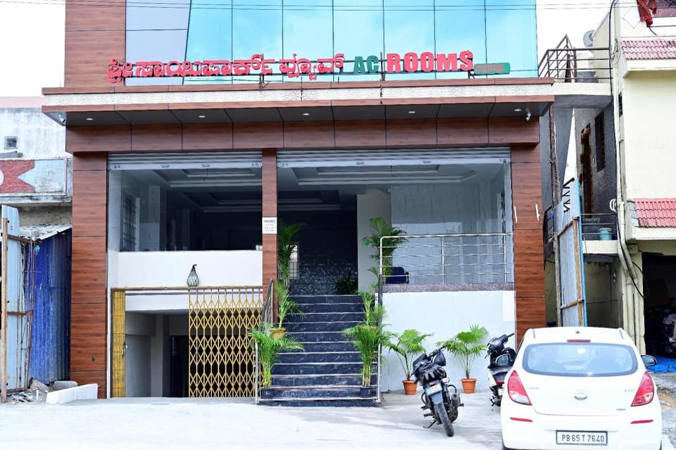 Sri Sai Park View Hotel in Bengaluru
