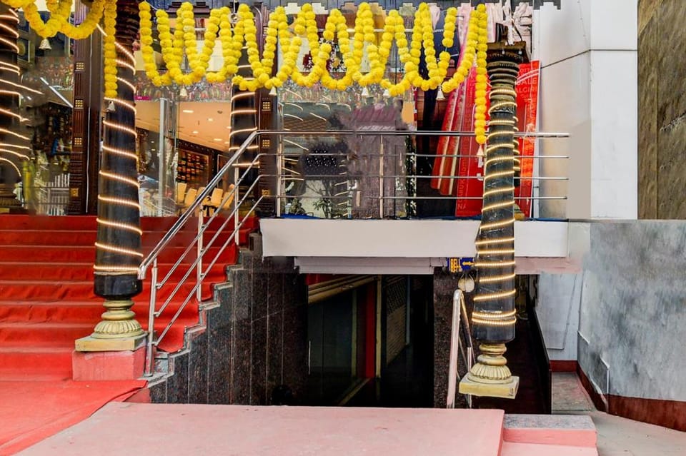 Super Collection O Victoria Memorial Metro Station Formerly Shanthaa Residency Hotel in Hyderabad