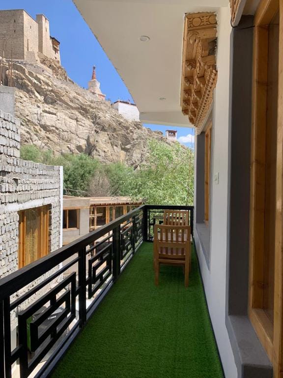 De Khar Guest House Hotel in India