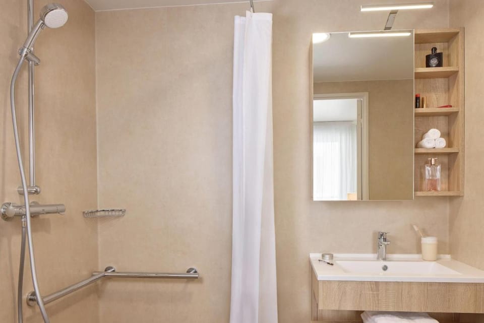 Quality Suites Cherbourg Apartment hotel in Normandy