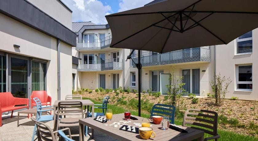 Quality Suites Cholet Apartment hotel in Pays de la Loire