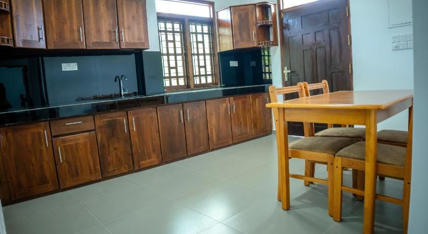 Backpackers Guest House Trincomalee Bed and Breakfast in Sri Lanka