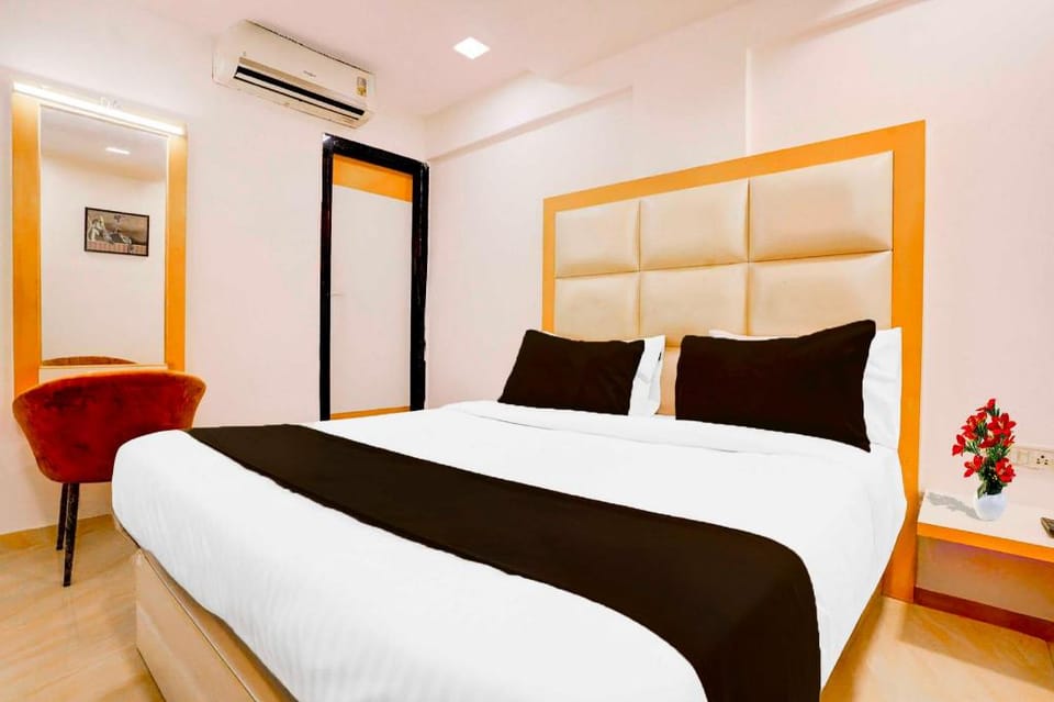 Hotel O Andheri West Near KokilaBen Hospital Hotel in Mumbai