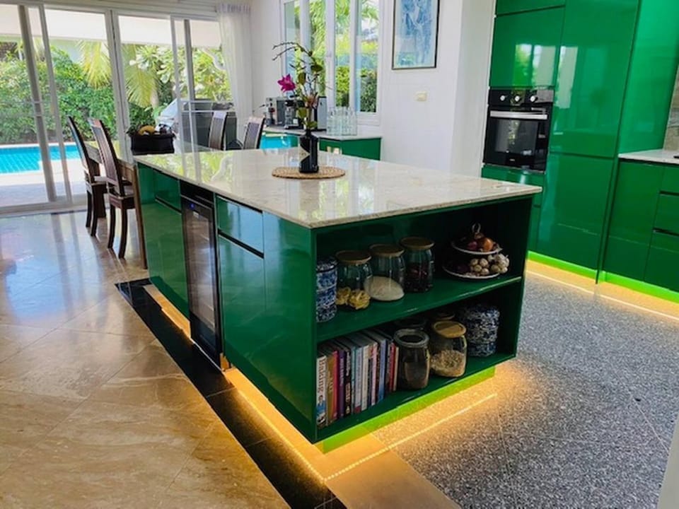 Hidden Villa Oasis Private Pool 2km to BeachMall Villa in Nong Kae