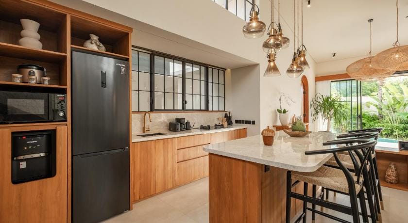 New SASS Villa - Stylish & Modern 3BR at Seminyak Villa in North Kuta