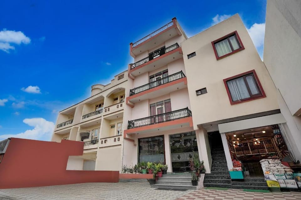 Super Collection O Vaishno Devi Temple Formerly Hotel The Leaf Hotel in Punjab