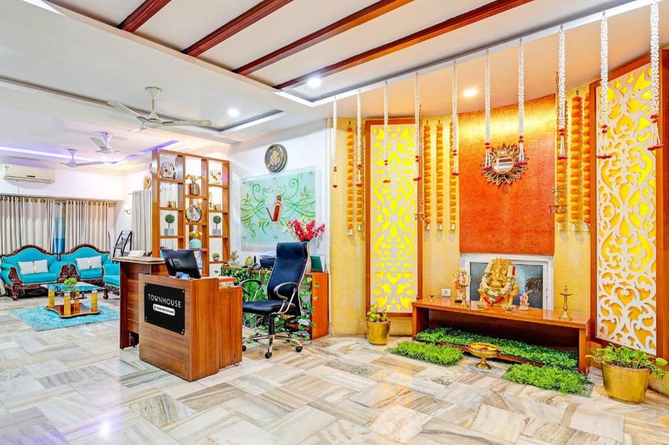 Super Townhouse Seethammadhara Junction Formerly Vijaya Residency Hotel in Visakhapatnam