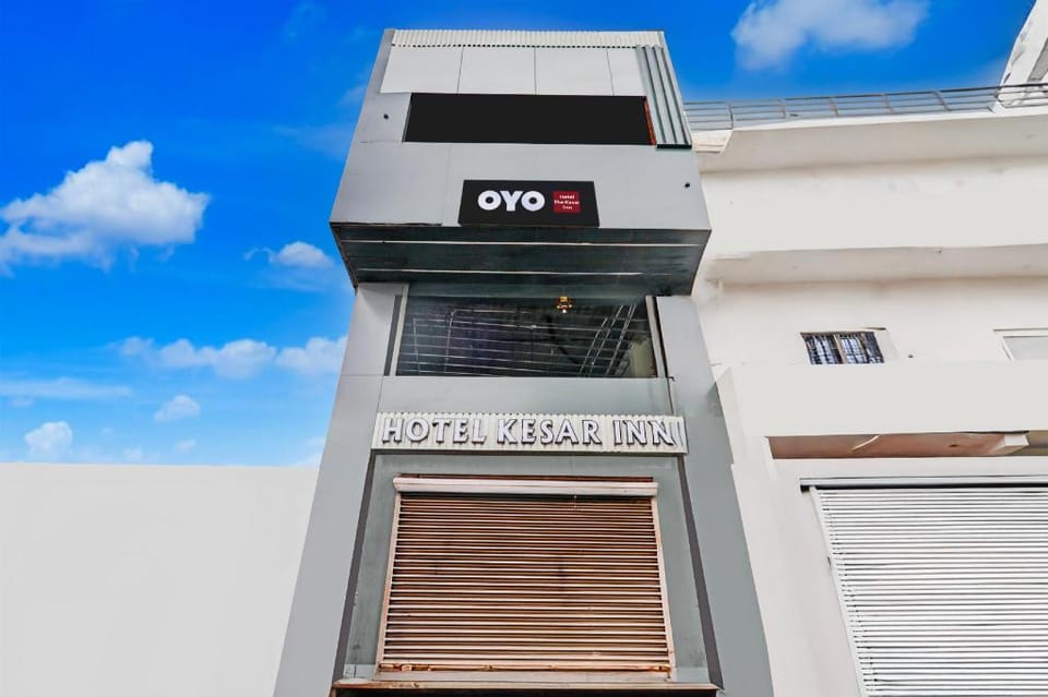 Super Hotel O The Kesar Inn Hotel in Lucknow
