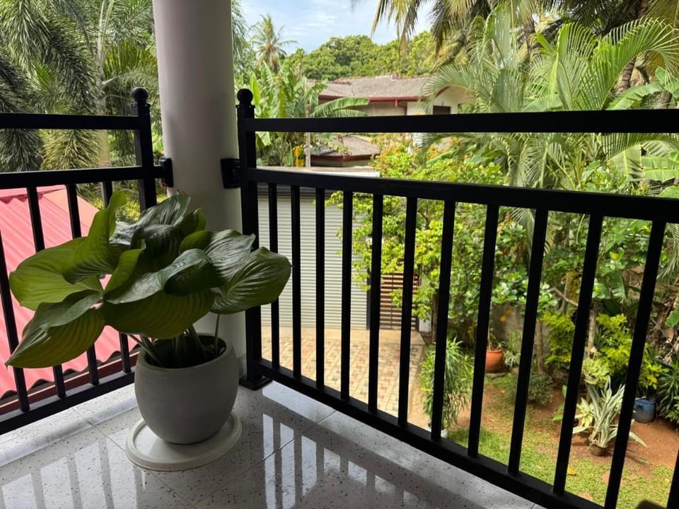 Lake Breeze Villa Hotel in Sri Lanka