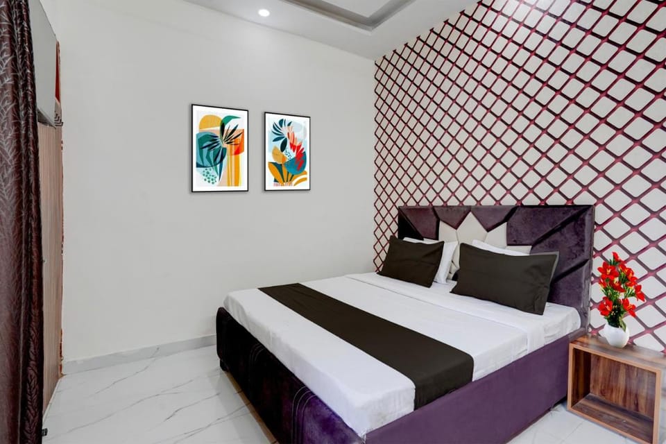 Super Hotel O ISBT Mohali Formerly Holiday Spot Hotel in Chandigarh