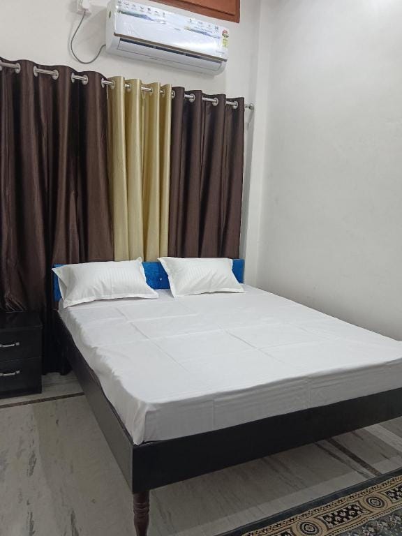SUNFLOWER HUOSE Hotel in Varanasi