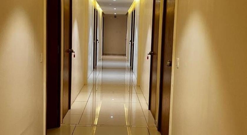 Hotel Shree Hari Om Residency Hotel in Ahmedabad