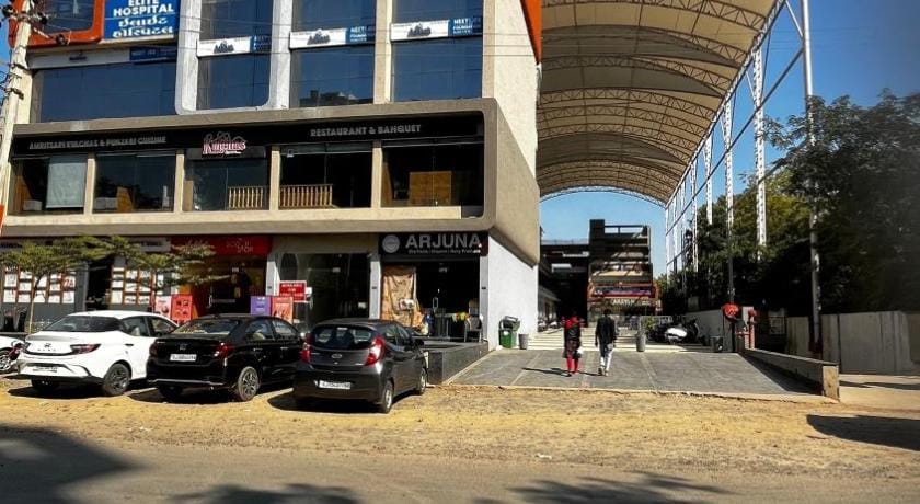 Hotel Shree Hari Om Residency Hotel in Ahmedabad