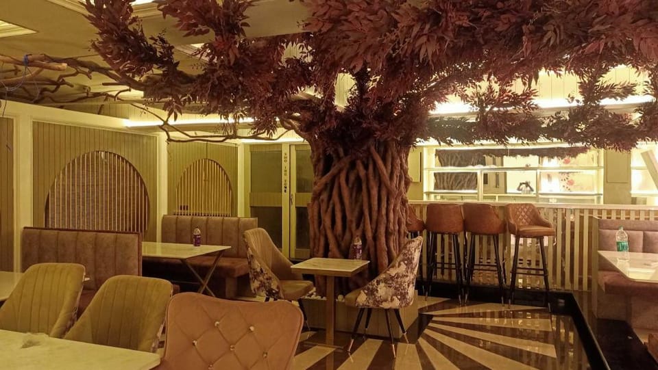 POP 83518E Twin Tree Hotel Hotel in West Bengal