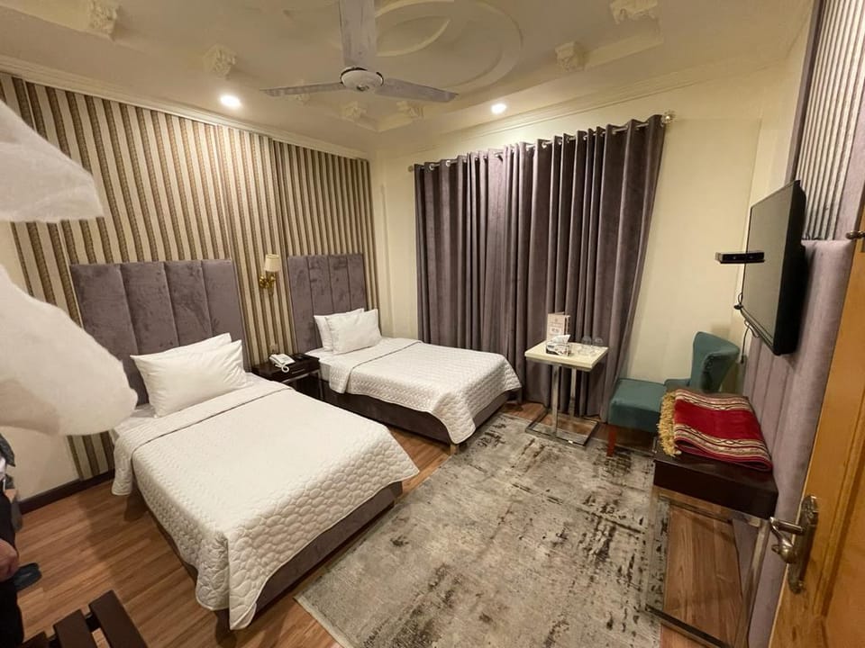 Shelton Hotel Kumrat Hotel in Pakistan