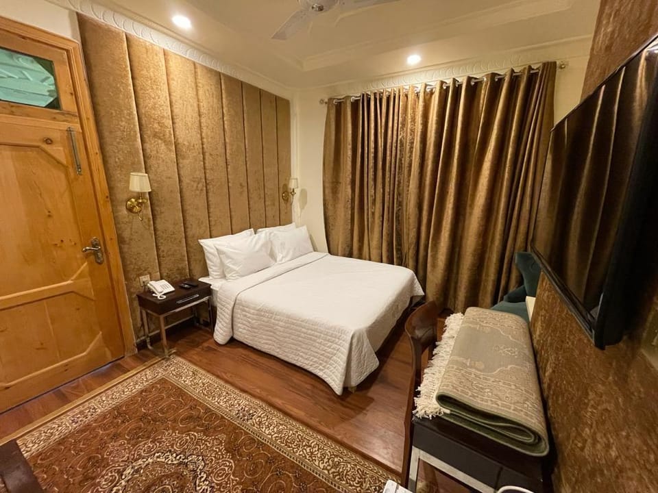 Shelton Hotel Kumrat Hotel in Pakistan