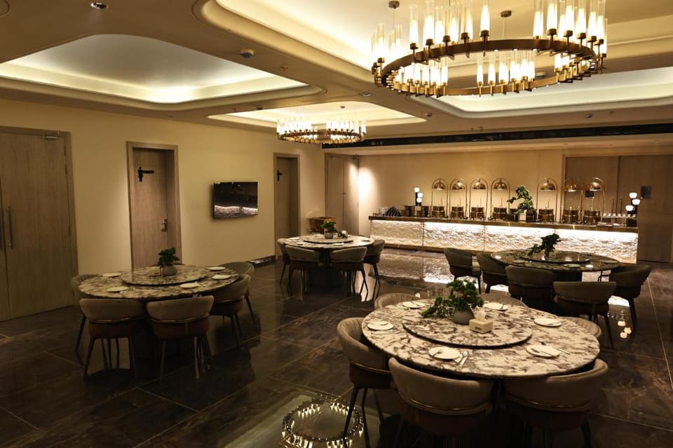 LE PARC HOTEL & BANQUETS an initiative by SHER-E-PUNJAB Hotel in Uttar Pradesh