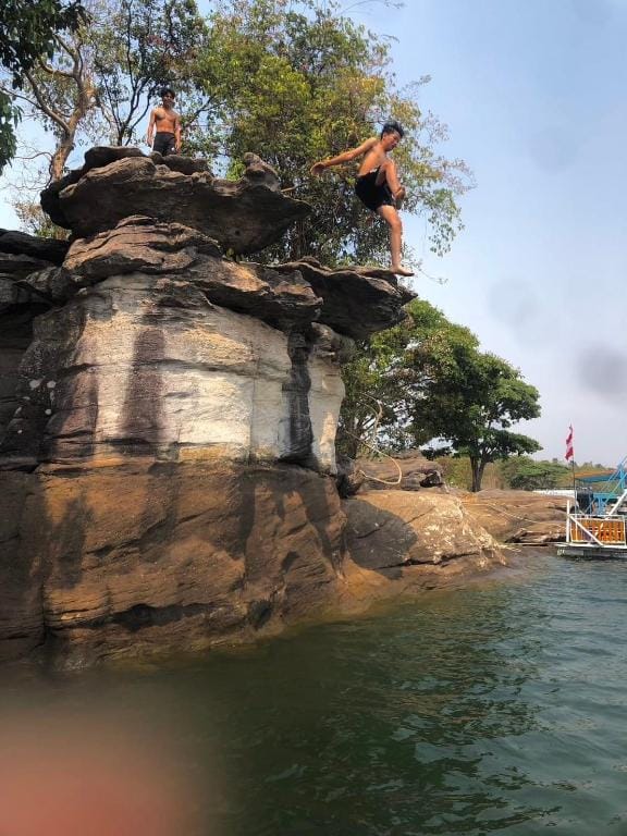 กี่วี่รีสอร์ท Resort in Laos