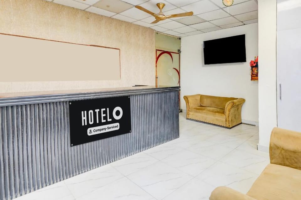 Hotel O Sector 51 Metro Station Formerly Shubham Residency Hotel in Noida