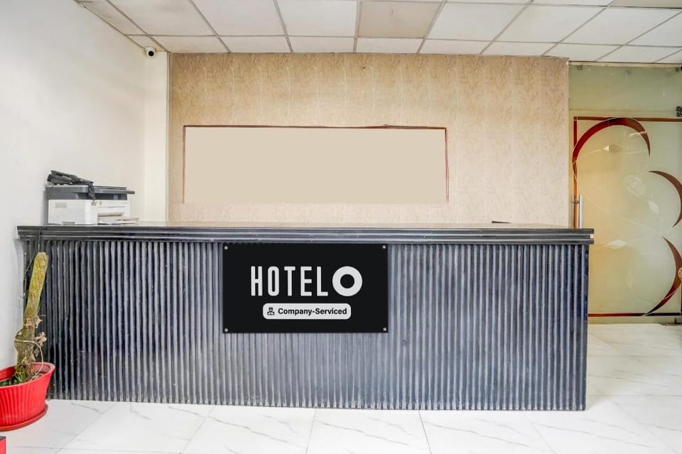 Hotel O Sector 51 Metro Station Formerly Shubham Residency Hotel in Noida