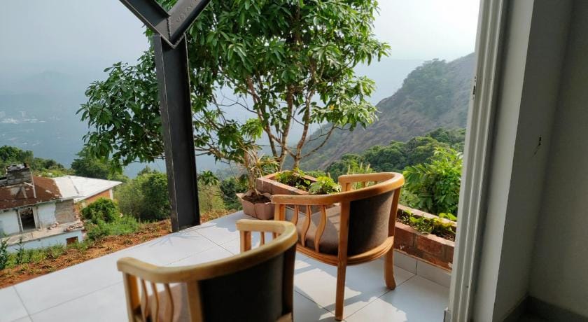 Mist View Resorts Hotel in Kerala