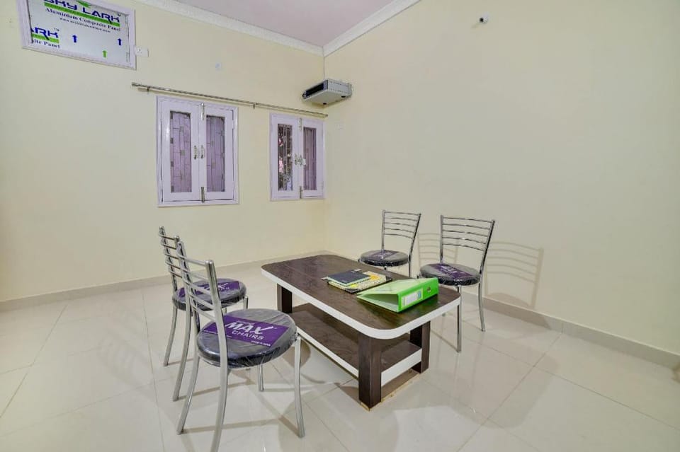 Super Hotel O AA Corporate Guest House Hotel in India