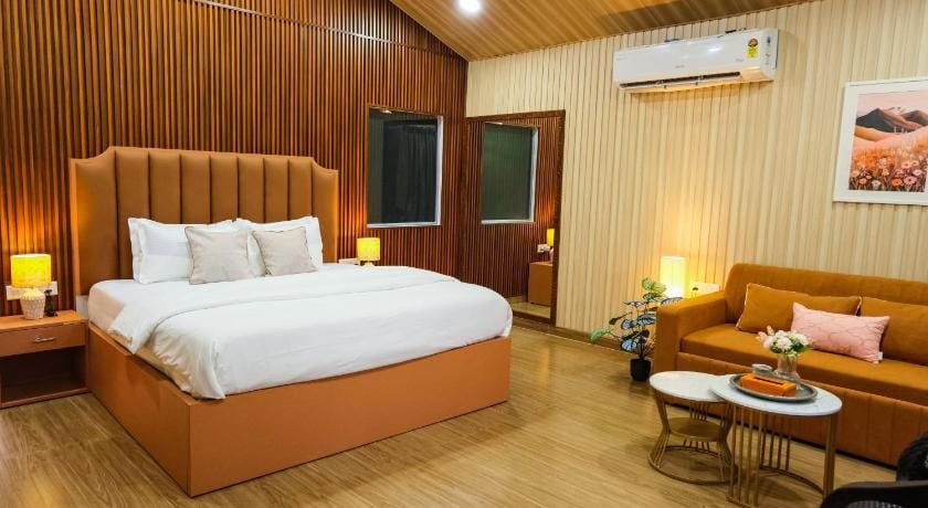 Azure Lakeside Vacation rental in Maharashtra