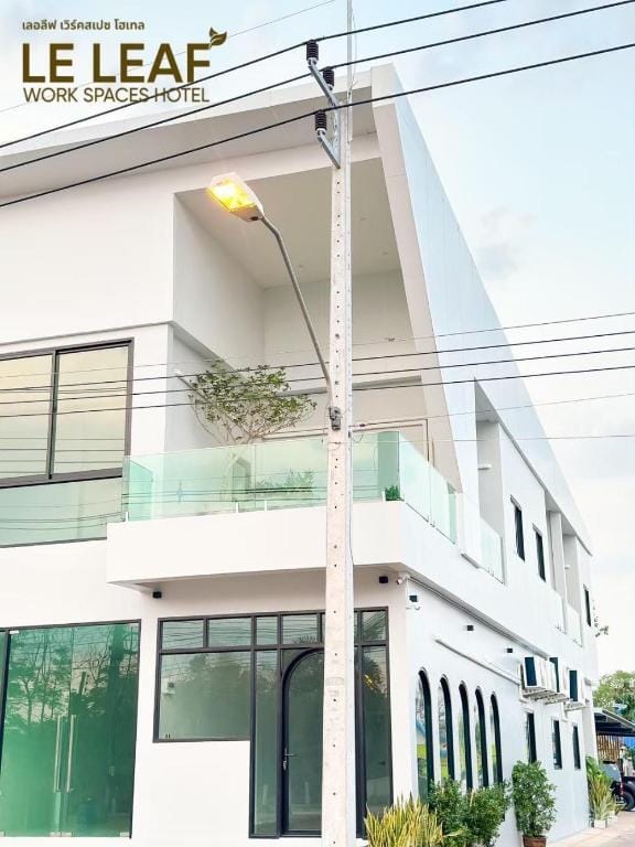 Leleaf Work Spaces Hotel - เลอลีฟ เวิร์คสเปซ โฮเทล Hotel in Laos