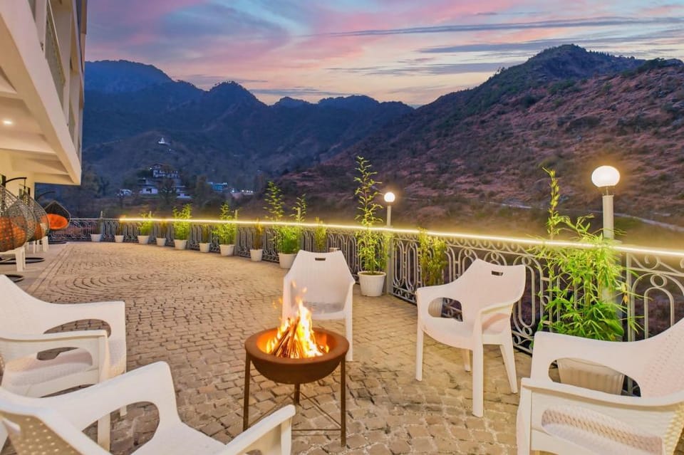 Palm Aryan Pause by the Stream Resort in Uttarakhand