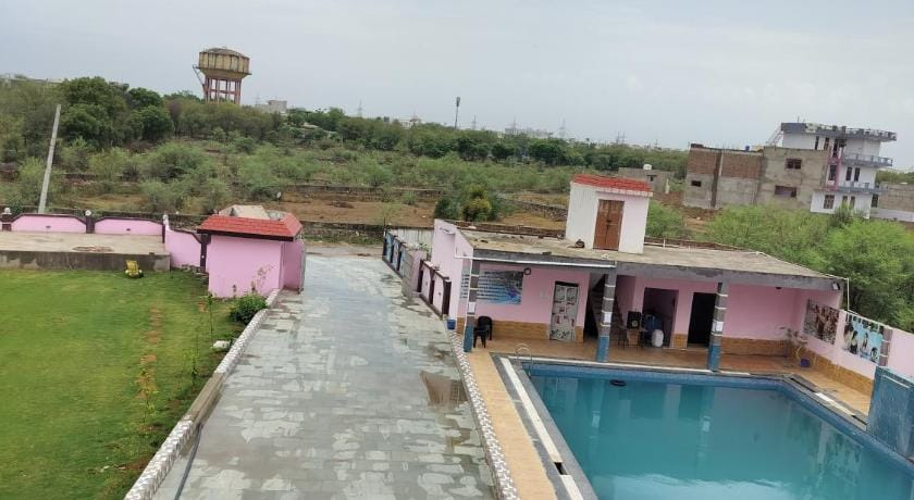 Hill view resort Hotel in Jaipur
