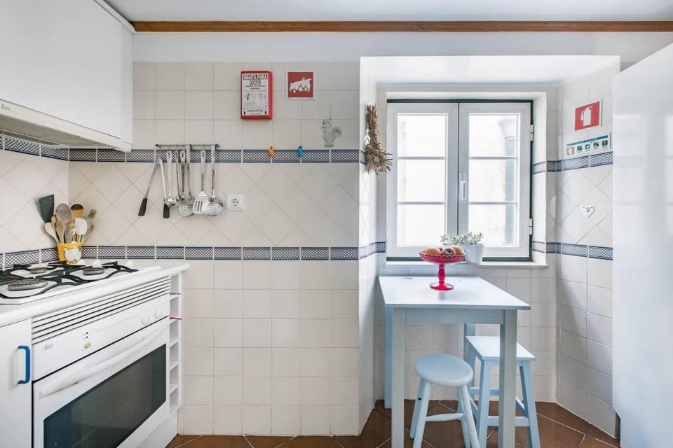 Heart of Alfama Modern Cosy 1 BDR Apartment in Lisbon