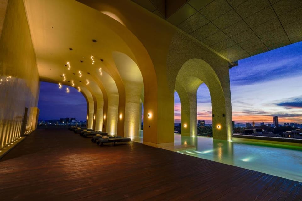 Arjuna Solitaire Hotel Resort in Ream