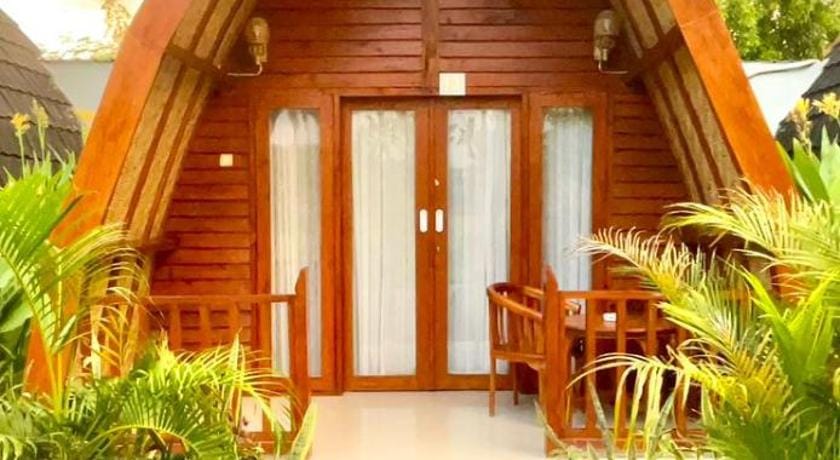 Golden Beach Hotel Hotel in Central Sekotong