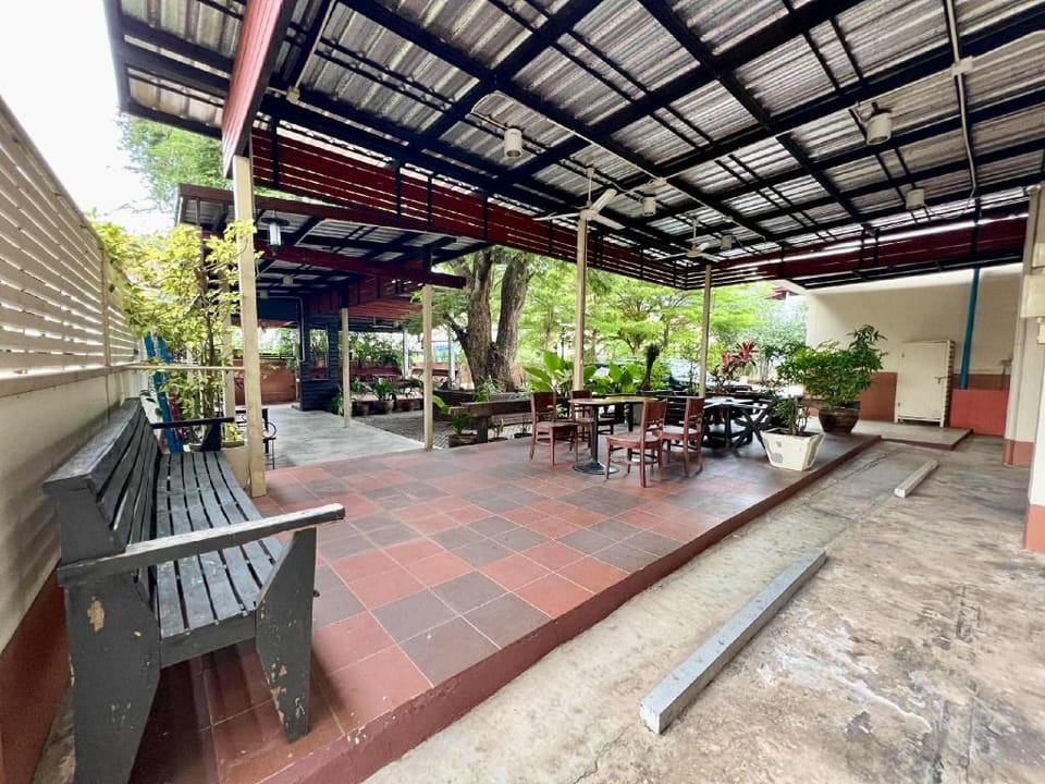 โรงแรมบ้านดวงพร Hotel in Laos