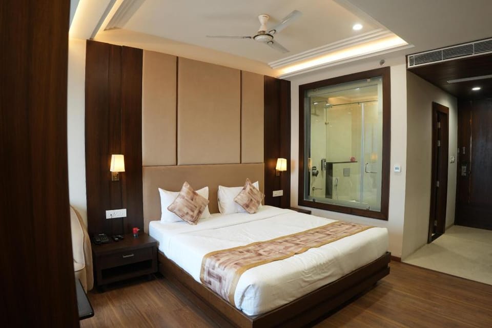 RAGHUKUL GRAND Hotel in Uttar Pradesh