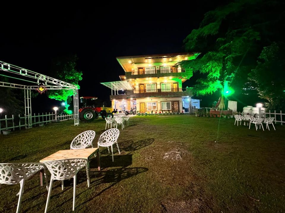 Heavens View Resort Hotel in Uttarakhand