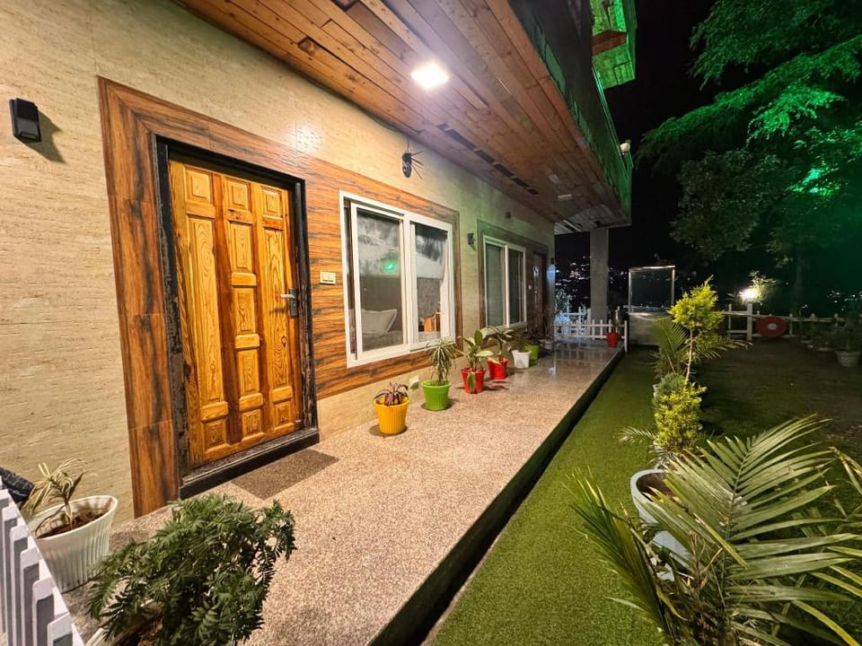 Heavens View Resort Hotel in Uttarakhand
