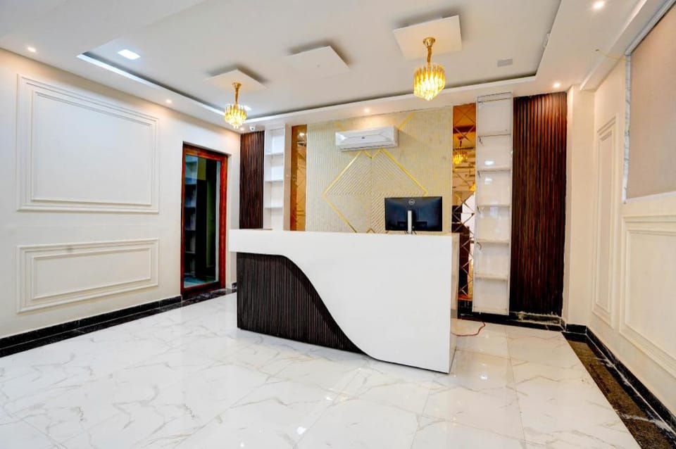 Relax Suites Hotel in Noida