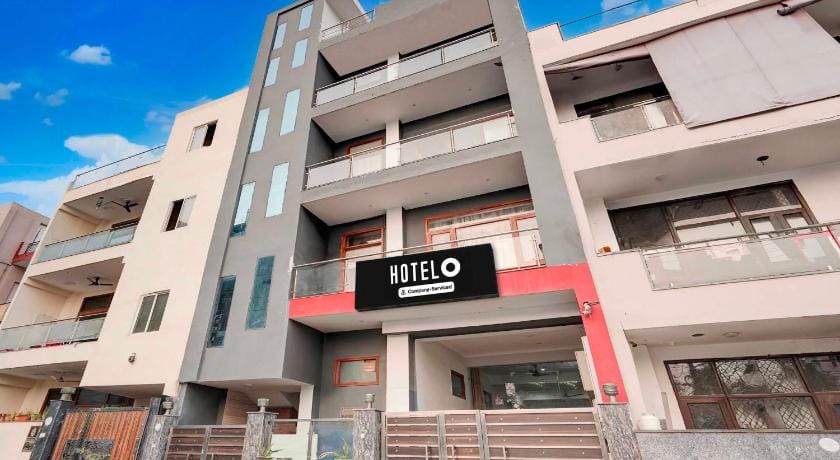 Hotel O Noida Sector 16 Metro Station Hotel in Noida