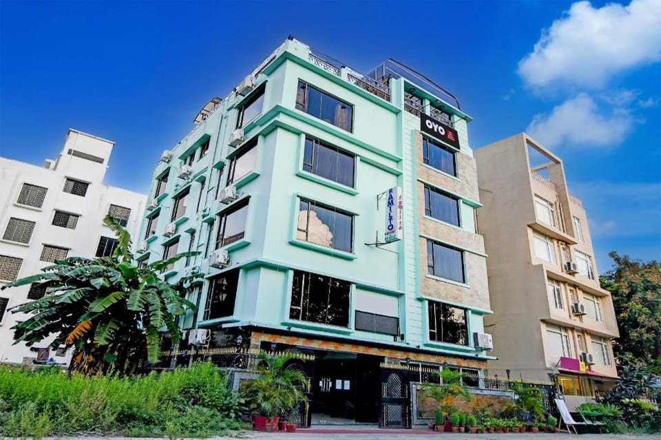 Hotel O Familto Residency & Restaurant Hotel in Kolkata