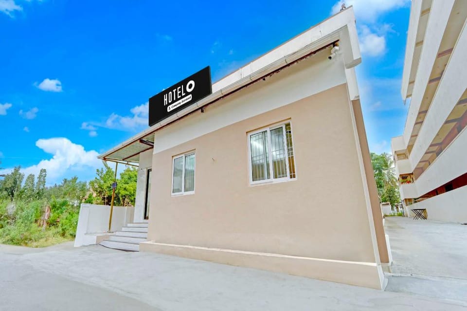 Hotel O Coimbatore Peelamedu Railway Station Hotel in Coimbatore