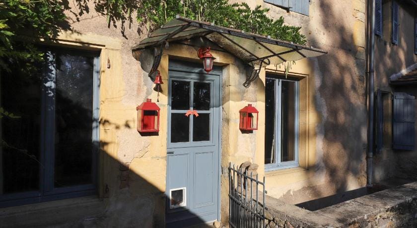 Le gîte de Montjardin du Château de Vaulx Hotel in Bourgogne-Franche-Comté
