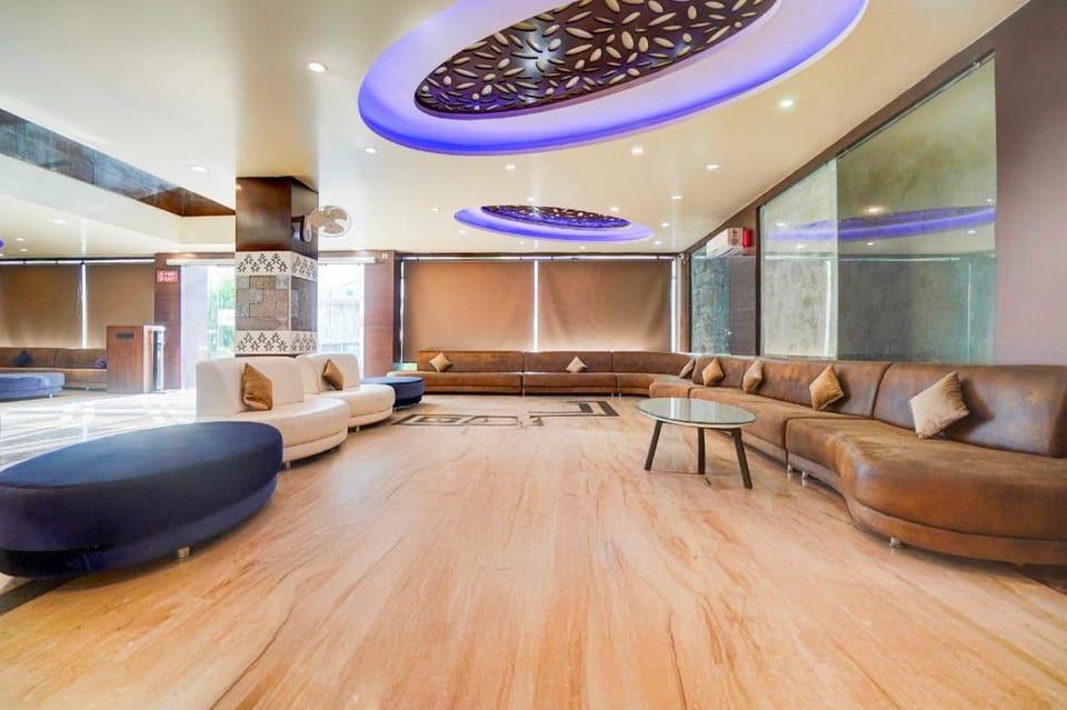 Townhouse Oak Airport Road Bhopal Hotel in India