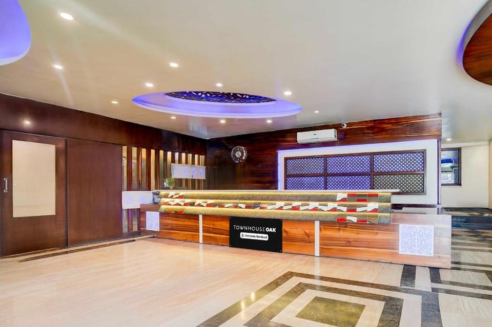 Townhouse Oak Airport Road Bhopal Hotel in India