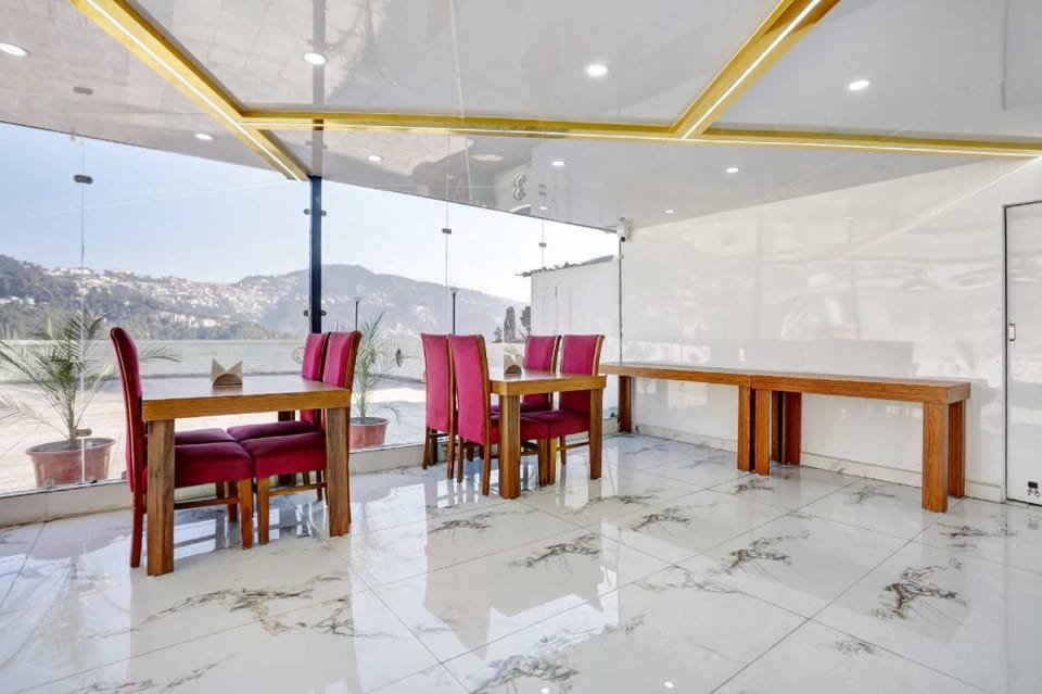 Townhouse Oak Kachighati ISBT Shimla Hotel in Shimla