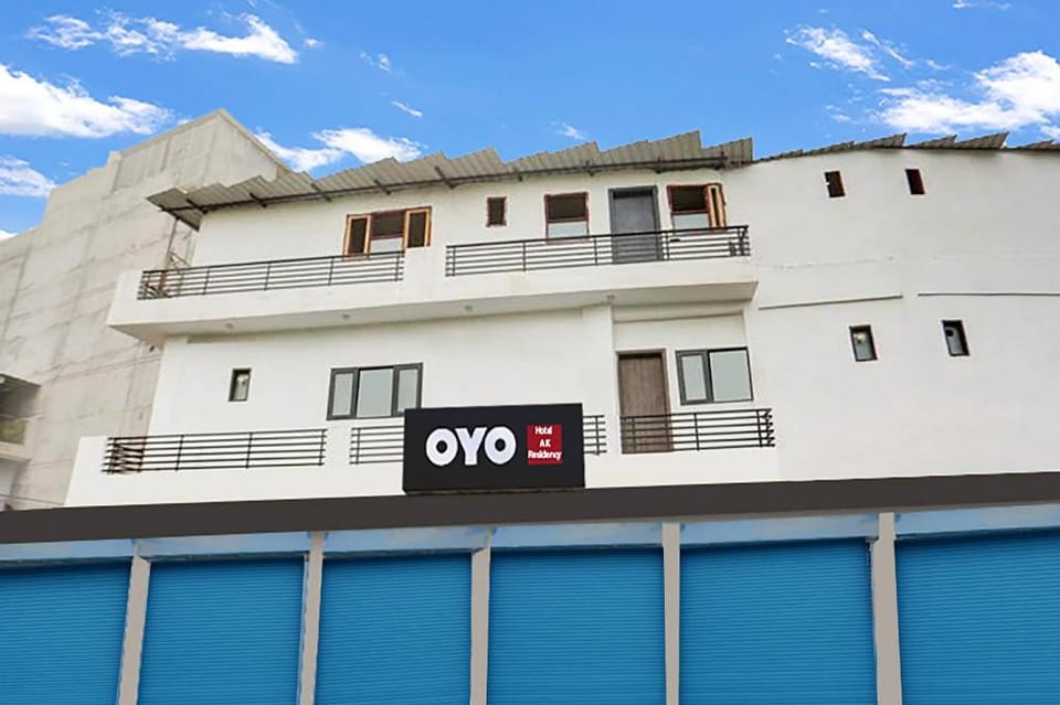 Hotel O A K Residency Hotel in New Delhi