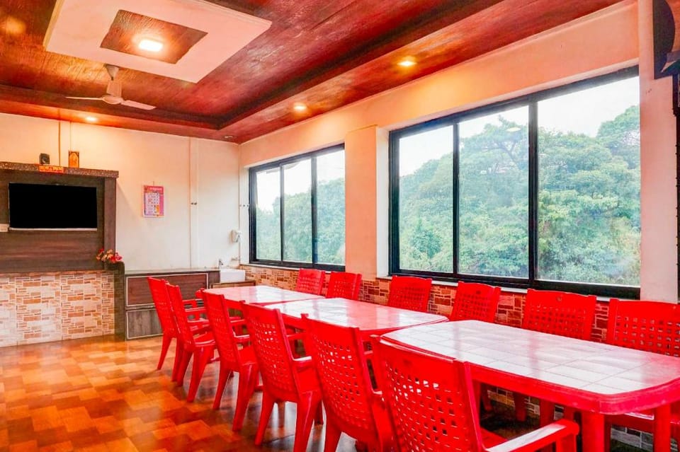 Hotel O Mahabaleshwar Near Mapro Garden Hotel in Maharashtra